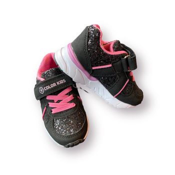 Svarta gympaskor stl 23, 27