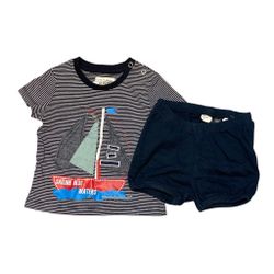 T-shirt och shorts stl 68