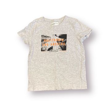 Grå t-shirt stl 122/128