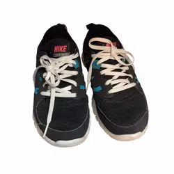 Svarta gympaskor stl 37,5