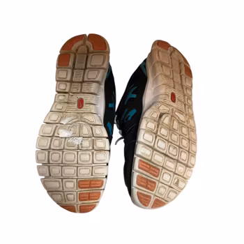 Svarta gympaskor stl 37,5