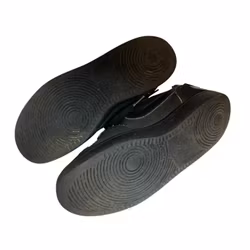 Svarta sneakers stl 37,5