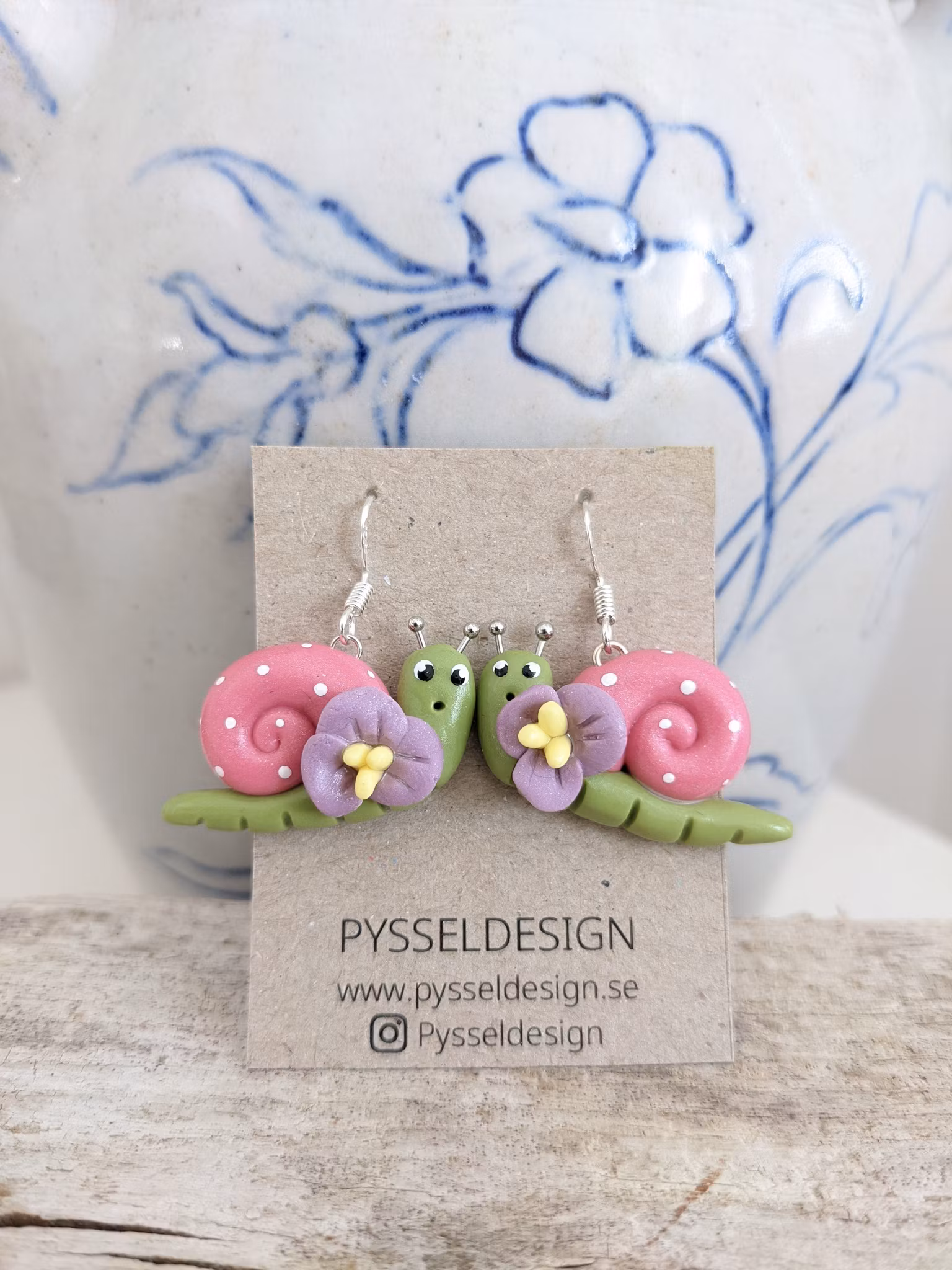 Örhängen- Snigelsnäckor med blommor