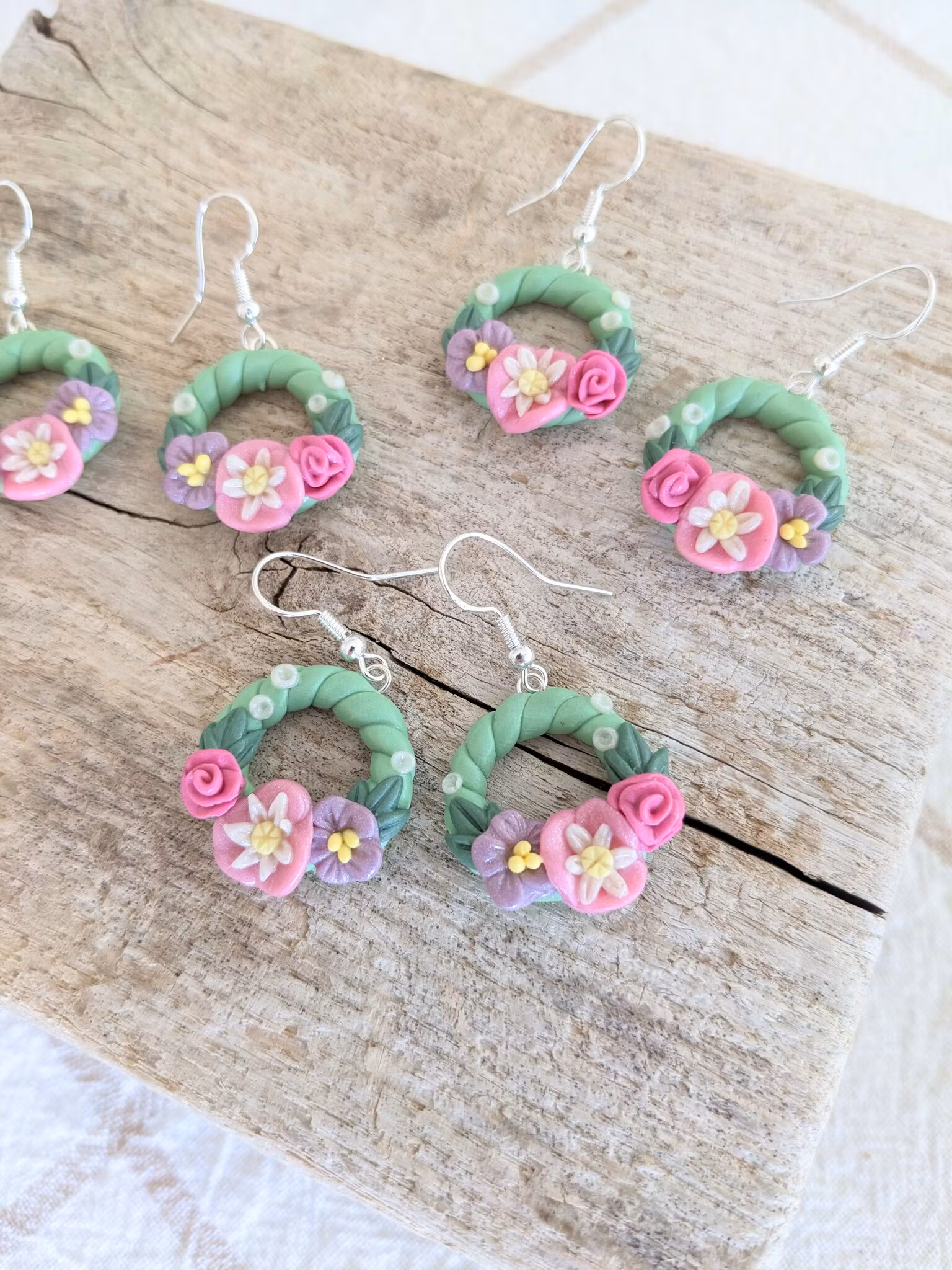 Örhängen- blomsterkransar pastell