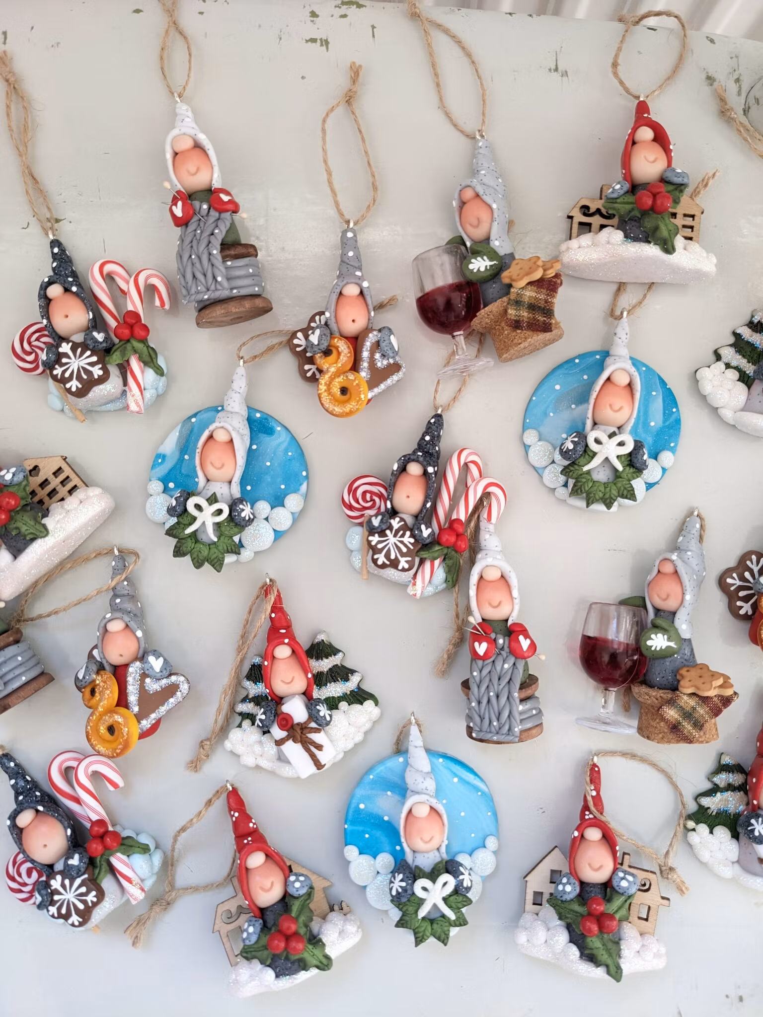 Julgranshänge- Nisse med polkagrisar