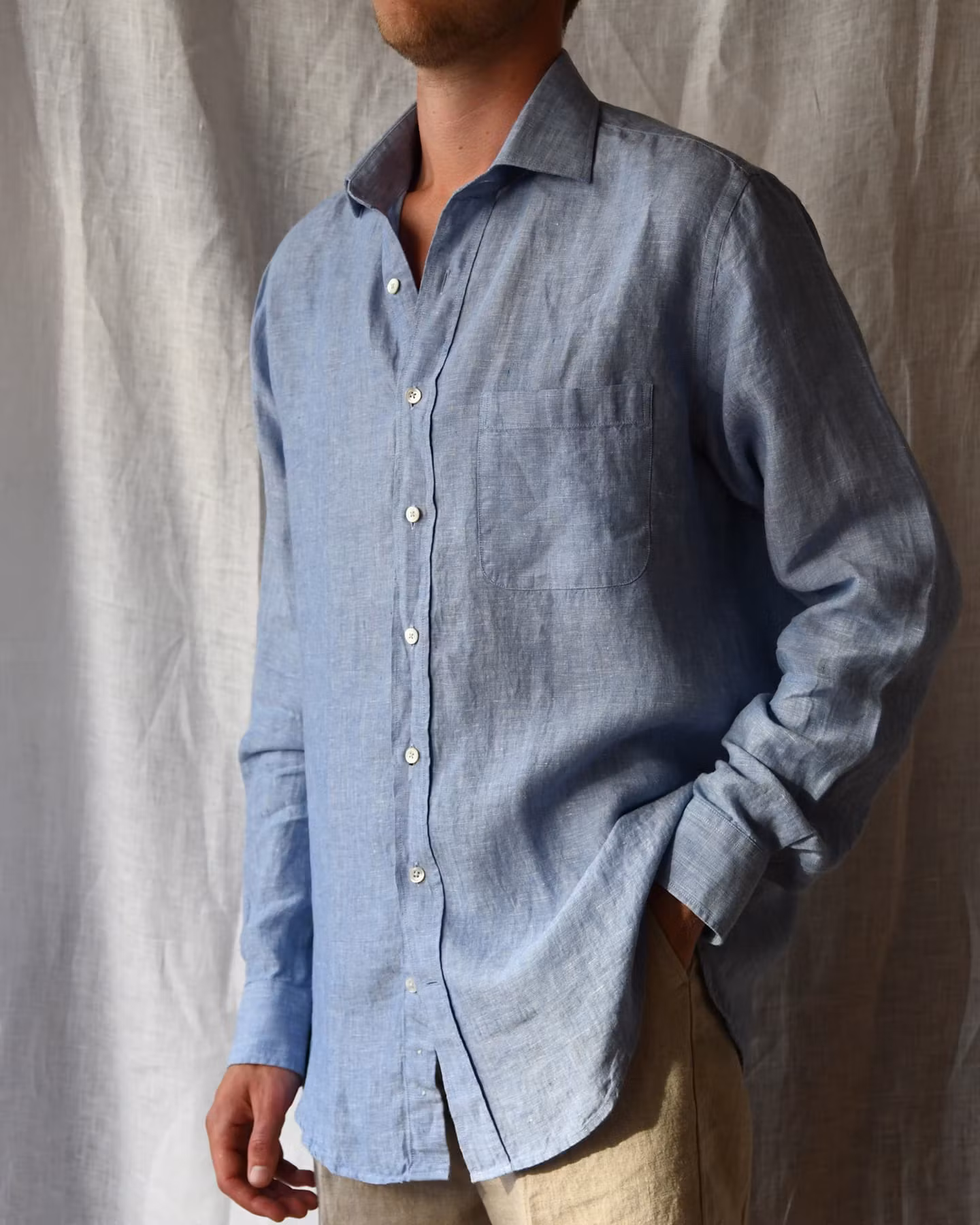 Porlamar ljusblå – linneskjorta med krage