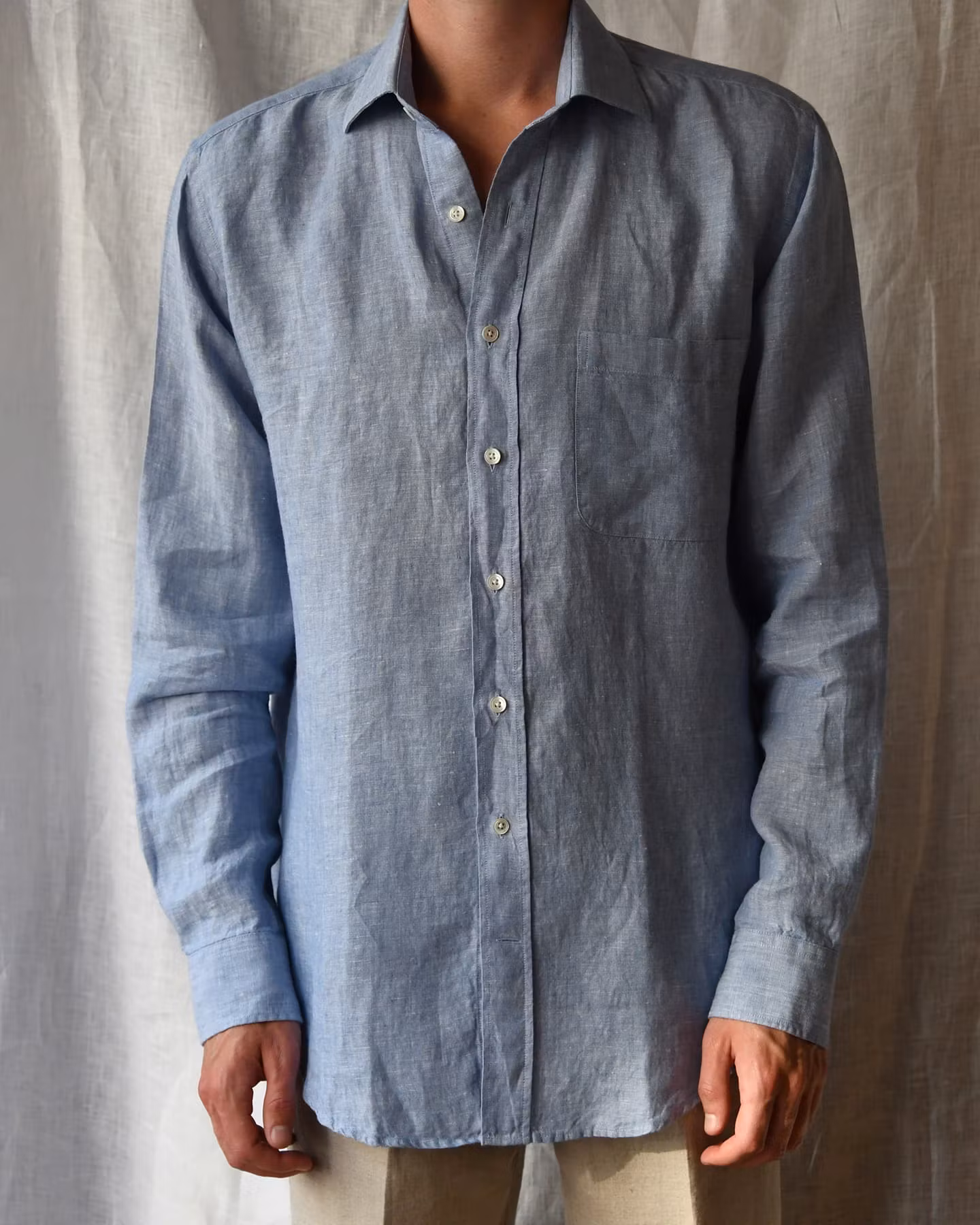 Porlamar ljusblå – linneskjorta med krage