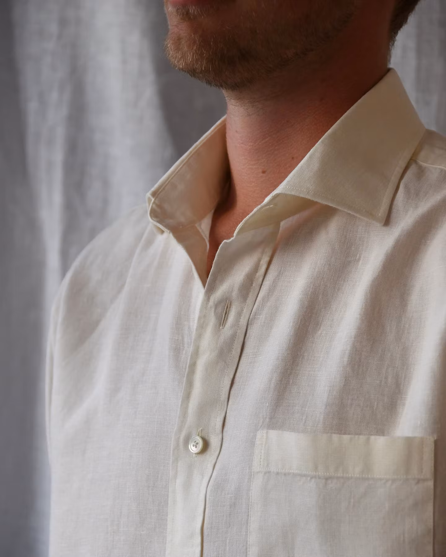 Porlamar off-white – linneskjorta med krage