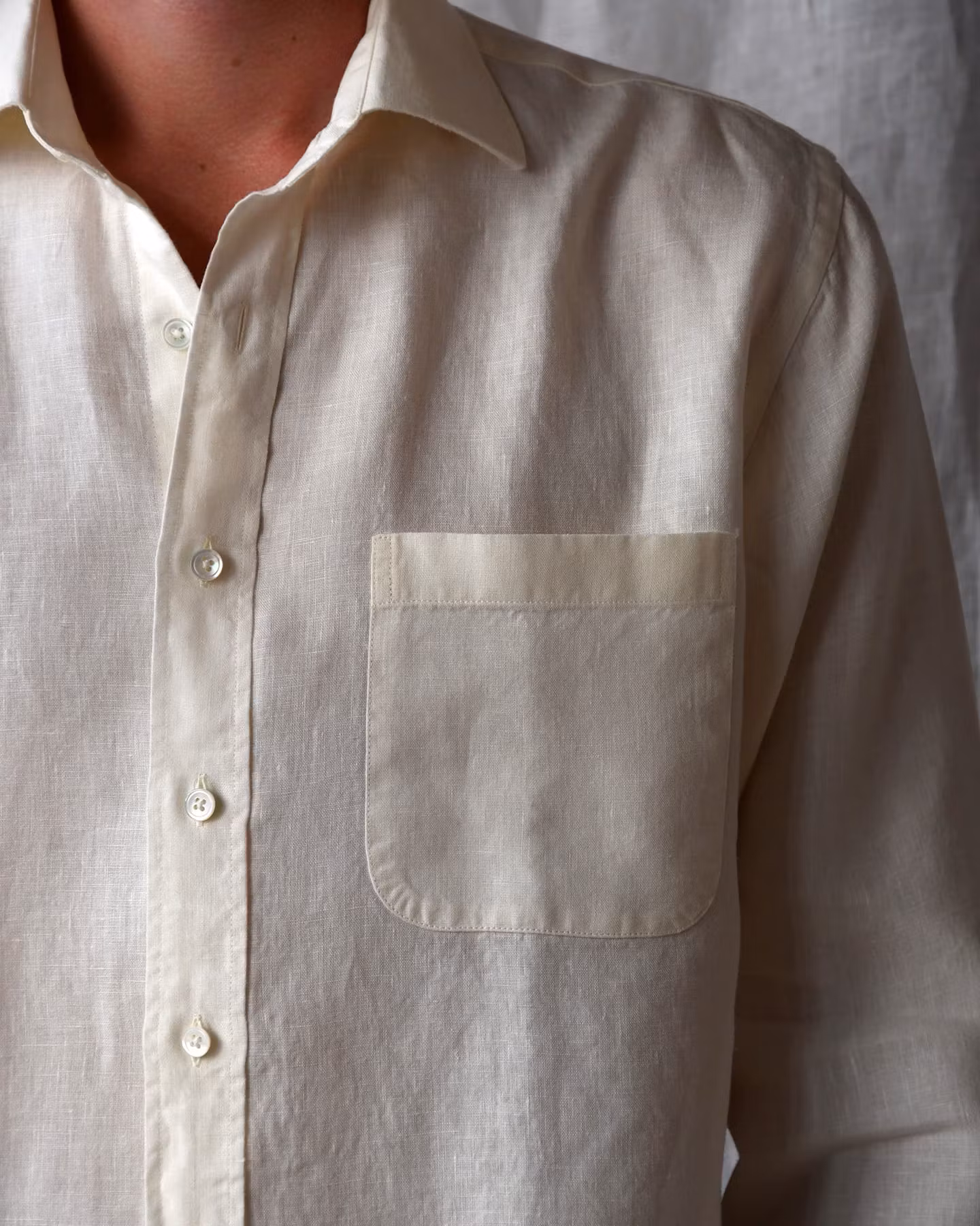 Porlamar off-white – linneskjorta med krage