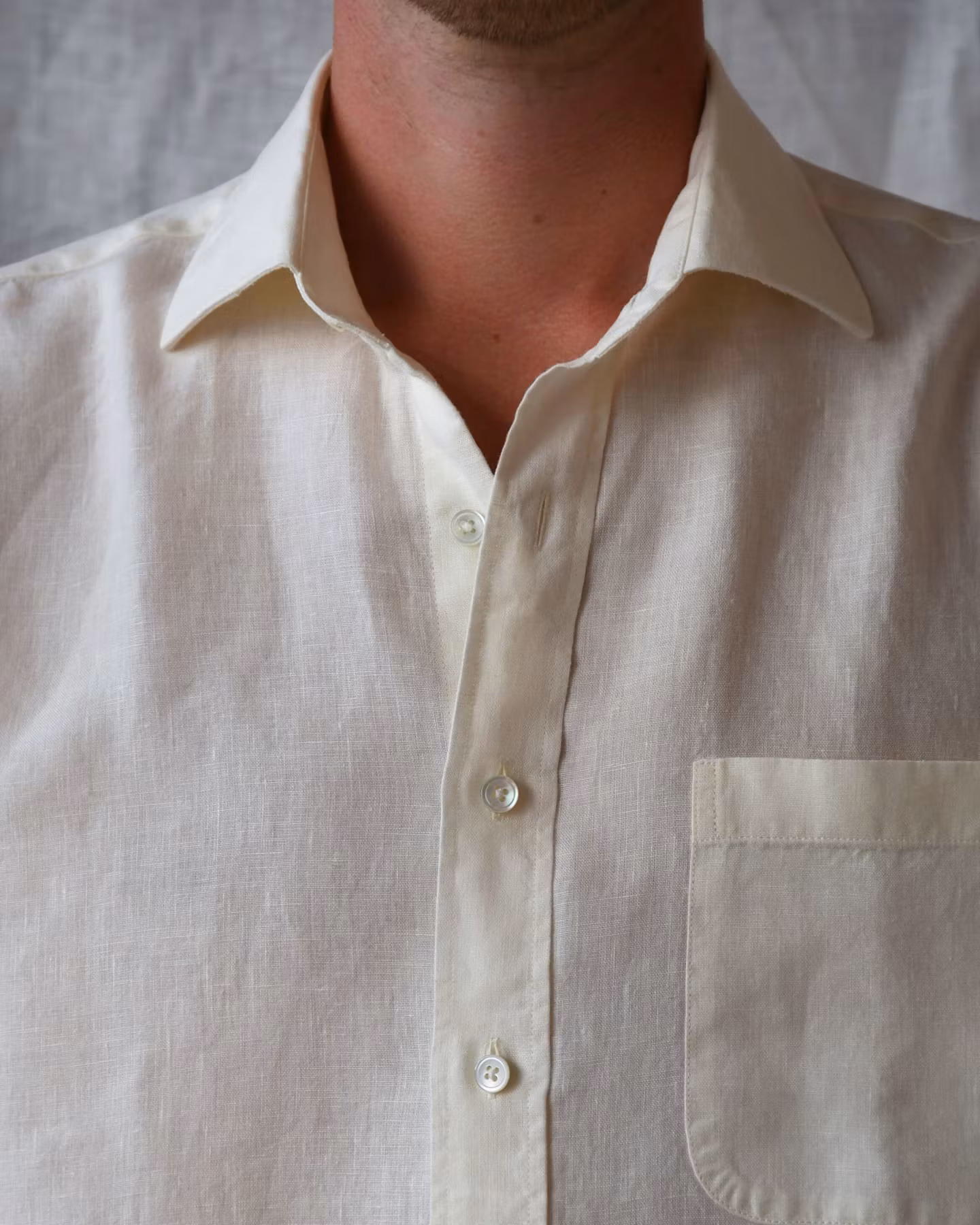 Porlamar off-white – linneskjorta med krage