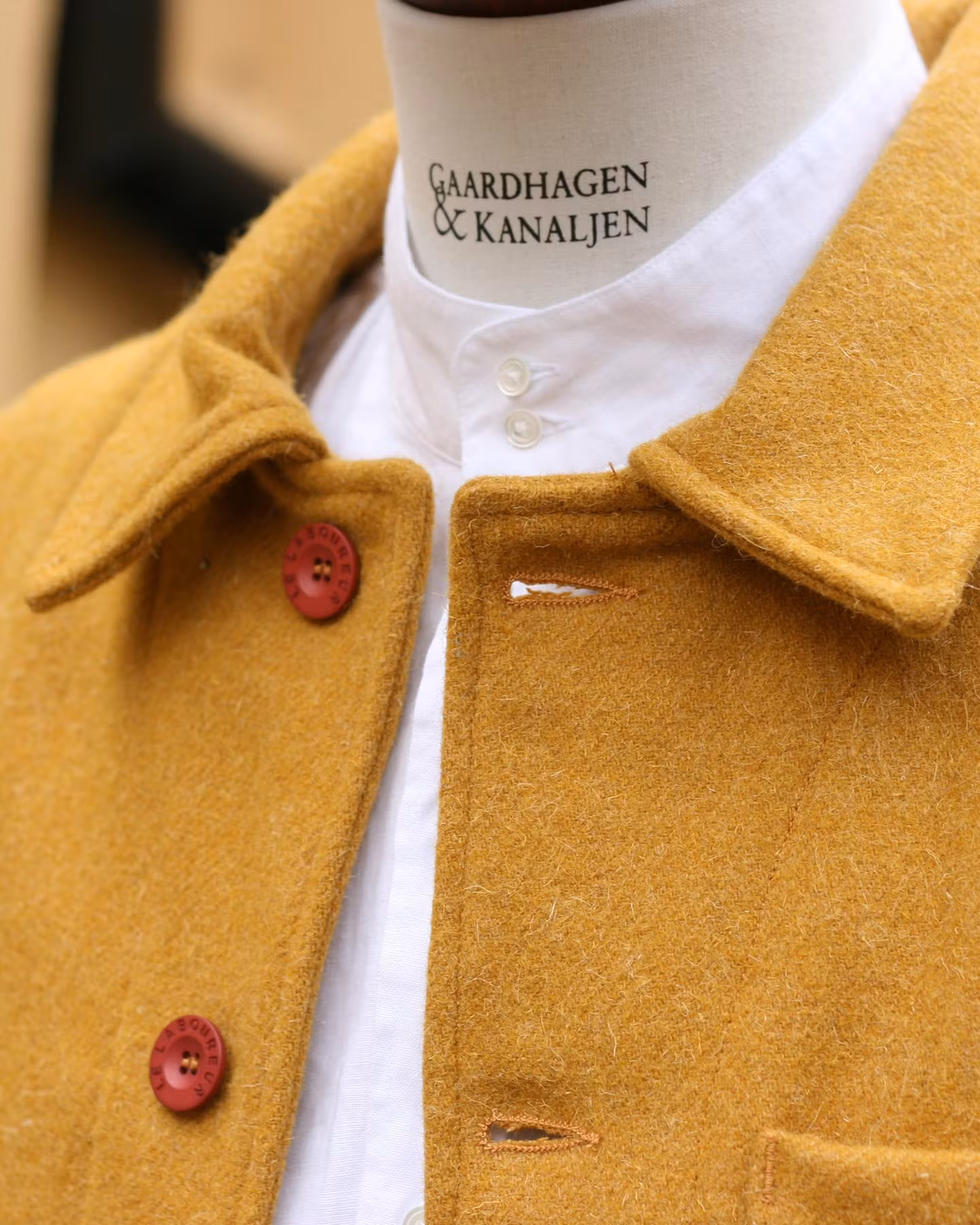 Porlamar vit – linneskjorta utan krage