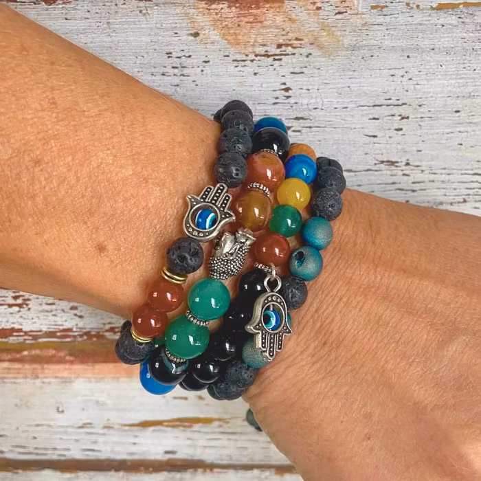 Stenarmband Lava Hamsa
