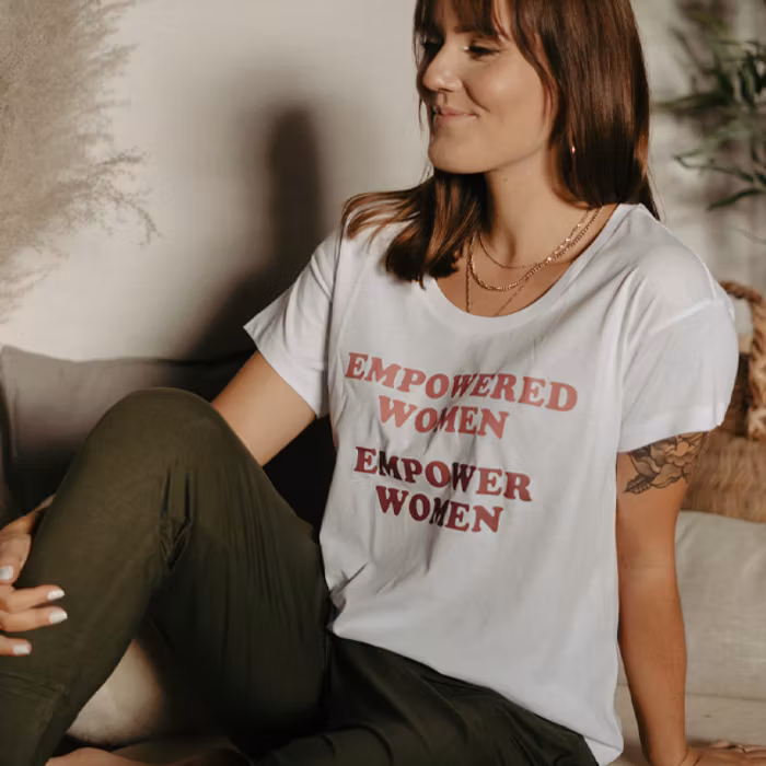 T-shirt "Empowered Women Empower Women" White - Soul Factory