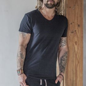 T-shirt Moksha Black - Renegade Guru