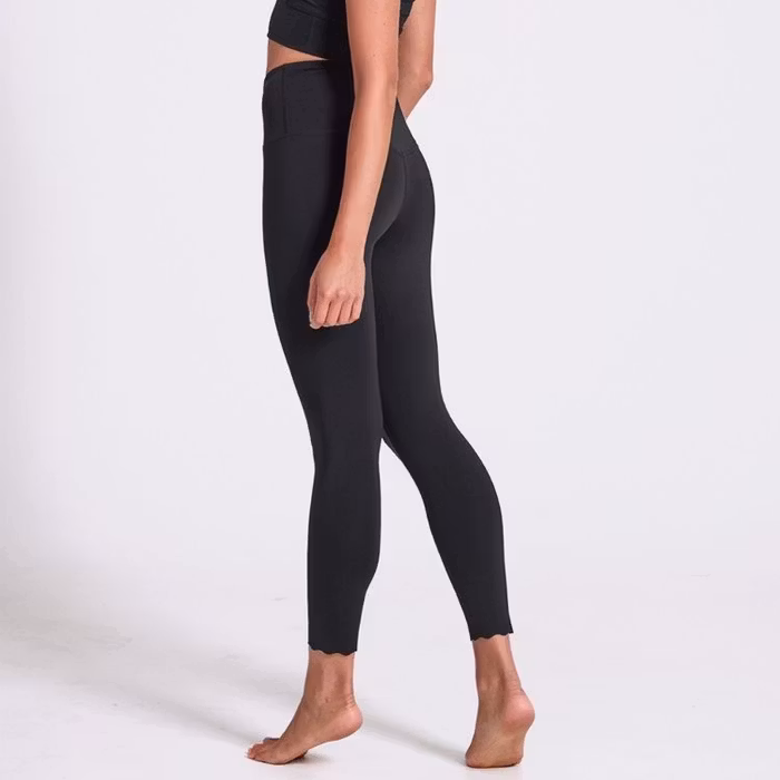 Yogaleggings Scallop 7/8 Black - Dharma Bums