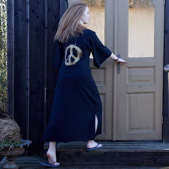 Ekologisk klänning/kaftan Peace black Limited Edition - Santa Ni