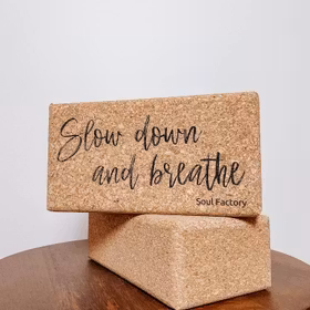 Yogablock i Kork "Slow down & Breathe" - Soul Factory Yogablock i Kork "Slow down & Breathe" - Soul Factory