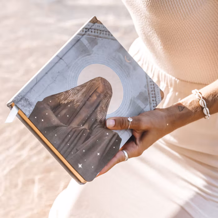 Dagbok The Sacred Veil - Danielle Noel