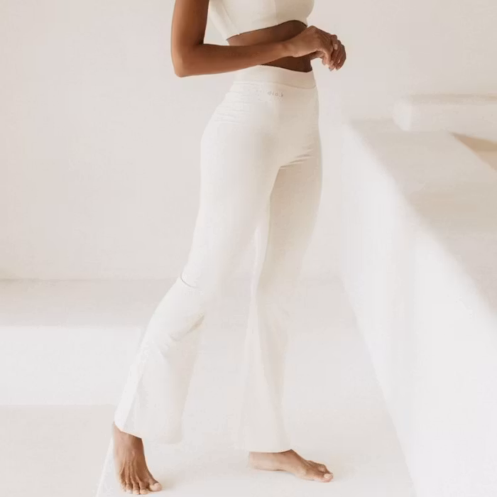 Yogaleggings Lola Bamboo Flares Snow White - Studio K