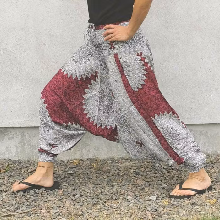 Haremsbyxa nr. 49 mörkrosa/vit mandala- Bohemian Harem