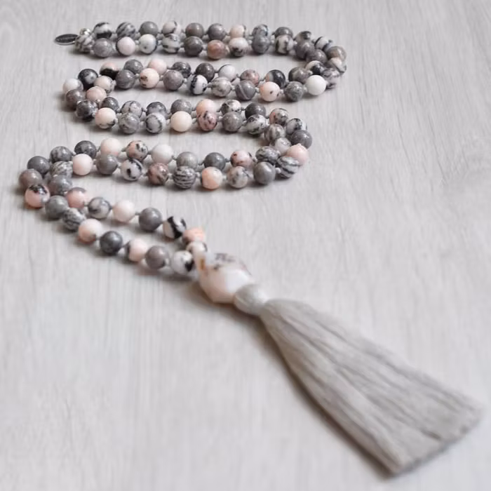 Mala halsband Give Love från Nouelle