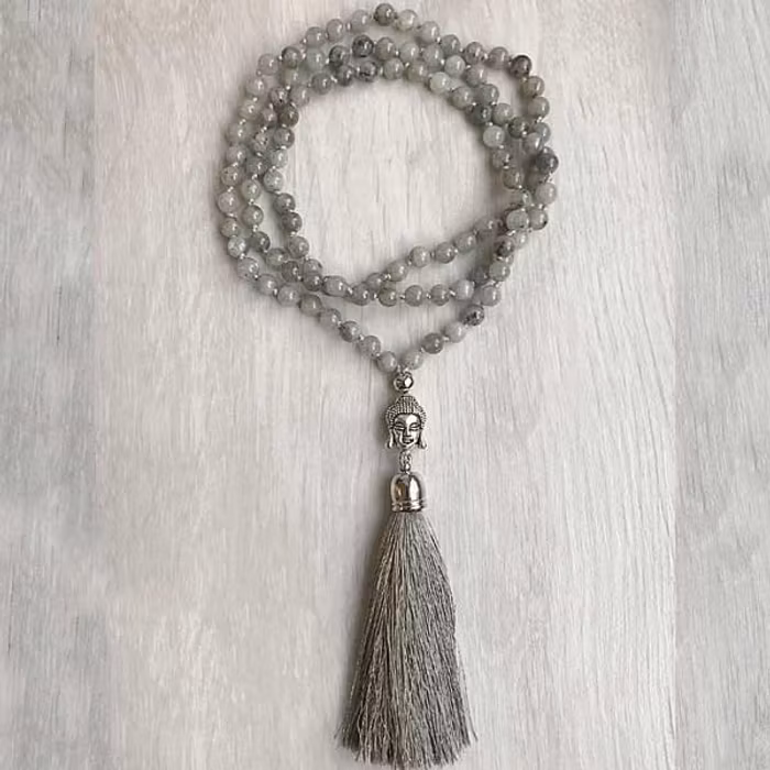 Mala halsband Buddha Labradorite från Nouelle