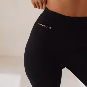 Yogaleggings Lola Bamboo Flares Black - Studio K Yogaleggings Lola Bamboo Flares Black - Studio K