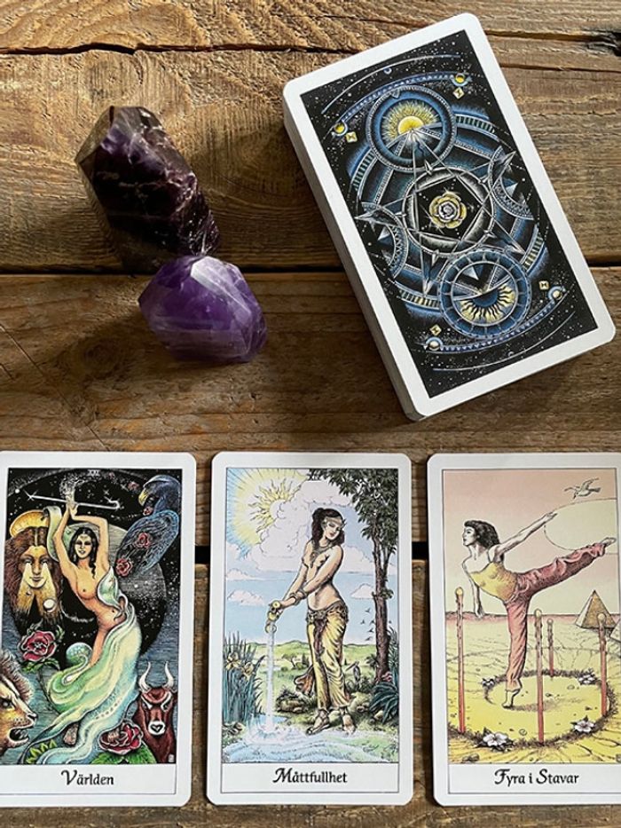 Tarotkort på svenska Cosmic Tarot
