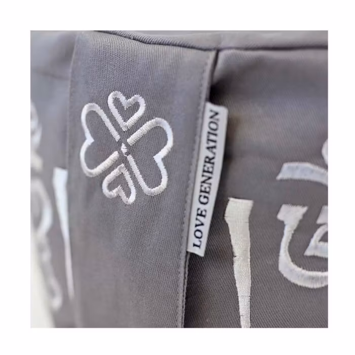 Meditationskudde Mantra & Silver Embroidery Grey - Love Generation