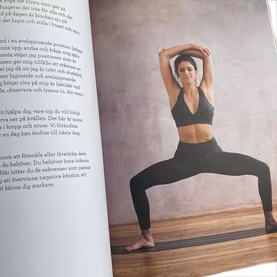 Bok Yoga Glädje - Hannah Barrett Bok Yoga Glädje - Hannah Barrett