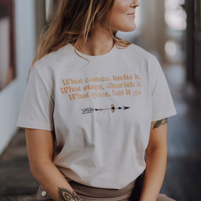 T-shirt What Comes, Invite It. What stays... V.White - Soul Factory