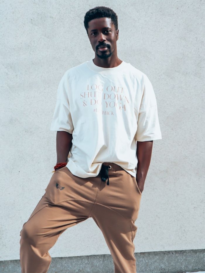 T-shirt Unisex Log Out Shut Down & Do Yoga Natural Raw - Soul Factory
