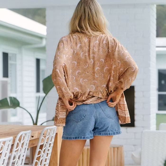 Blus Creme Brulee print CHLOE top - Jaase