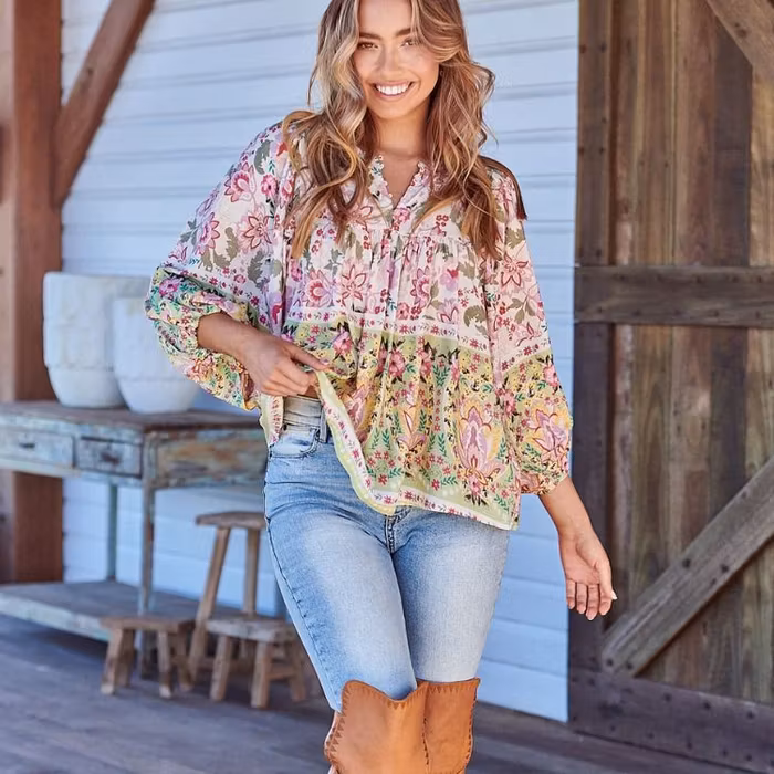 Blus Sakura print Indira top - Jaase