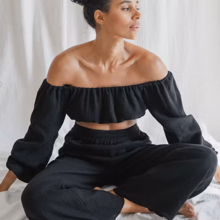 Topp Hampa Puffy off shoulder Black - Studio K