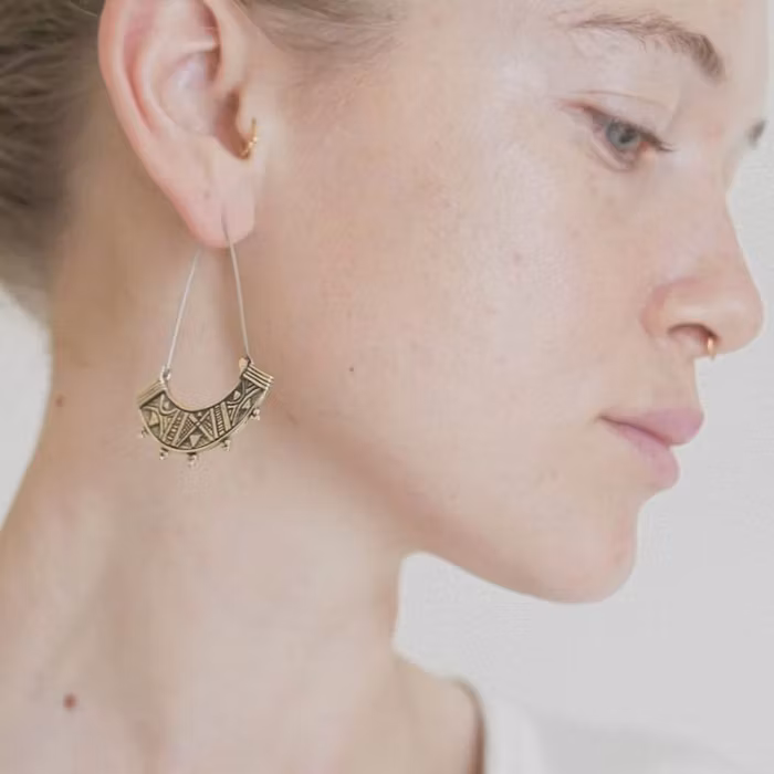 Örhänge Ambhika Hoop - Nakila Collective