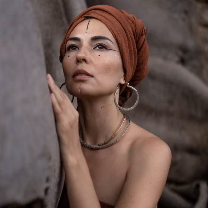 Örhänge Shivani Hoops- Nakila Collective