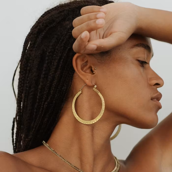 Örhänge Shivani Hoops- Nakila Collective