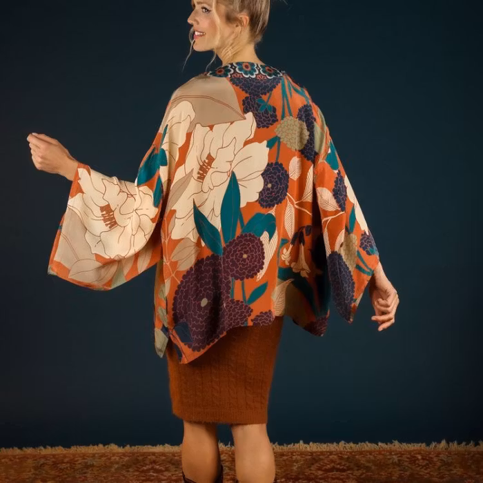 Kimono "Winter Floral Terracotta" Short - Powder design
