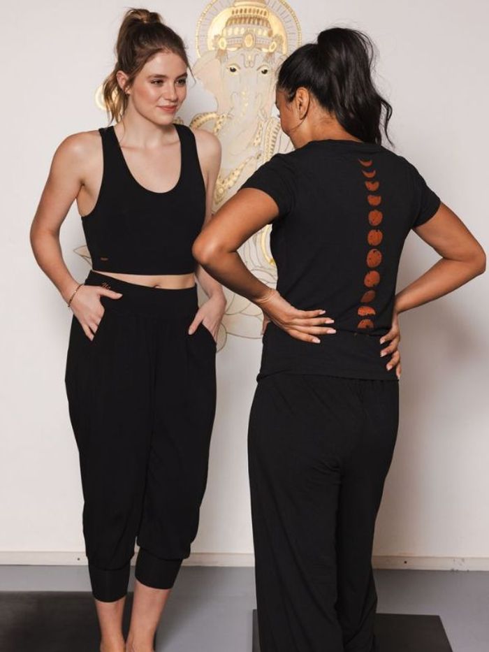 Yogatopp Luna tee black - Urban Goddess