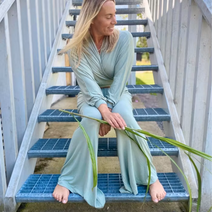Byxor Bamboo Flow Pants Sage - Mad Peach