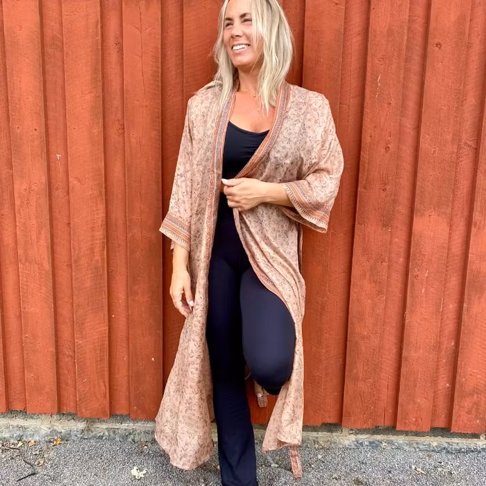 Kimono Uma återvunnen sari Nr 88