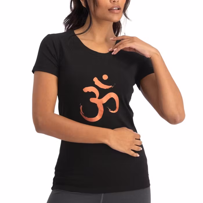 Yogatopp Om Core Tee Black - Urban Goddess