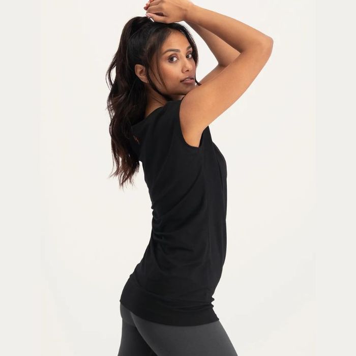 Yogatopp Asana Tee Black - Urban Goddess