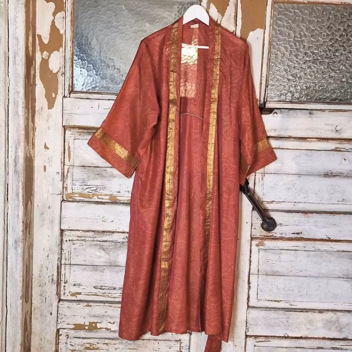 Kimono Uma återvunnen sari Nr 115