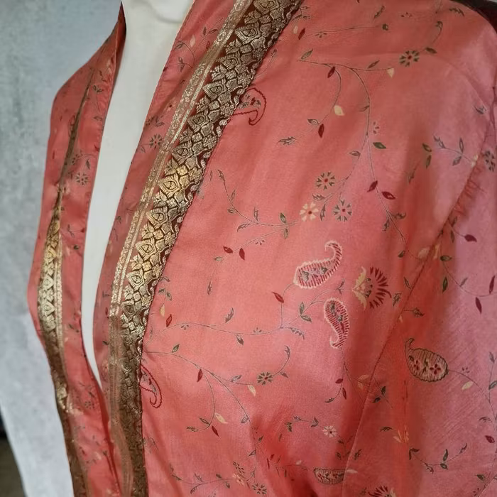 Kimono Uma återvunnen sari Nr 128