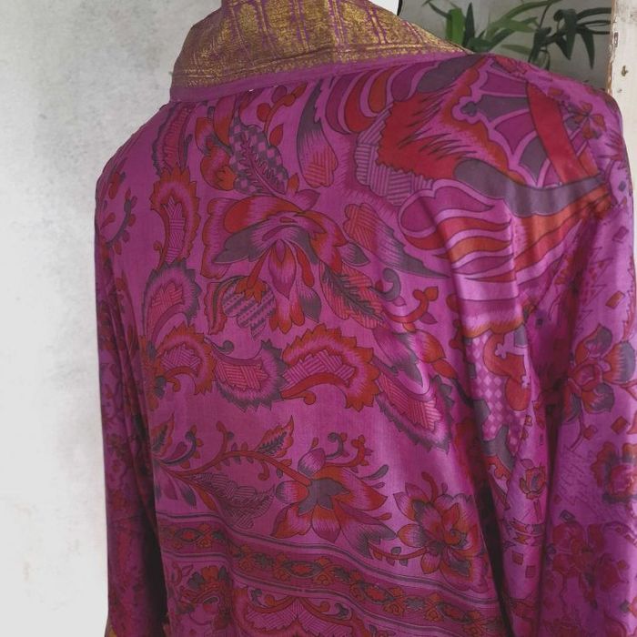 Kimono Uma återvunnen sari Nr 136