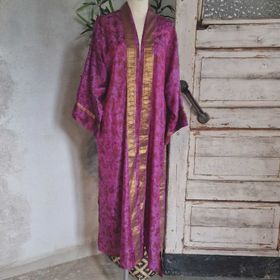 Kimono Uma återvunnen sari Nr 136