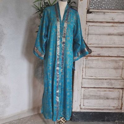 Kimono Uma återvunnen sari Nr 137
