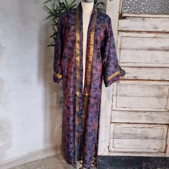 Kimono Uma återvunnen sari Nr 140